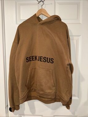 Brown 'SEEK JESUS' Sweatshirt